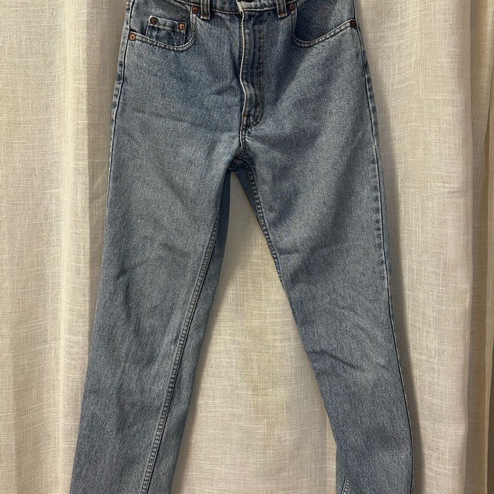 Levi's Women's Slim Straight Jeans in Light Blue Wash